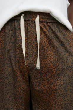 All Saints AllSaints Cowell Brown Trousers -ALLSAINTS Sales unnamed file 2875 scaled