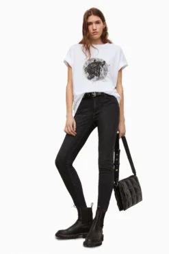 All Saints AllSaints White Lia Imogen Boy T-Shirt 12 All Saints AllSaints White Lia Imogen Boy T-Shirt -ALLSAINTS Sales unnamed file 326 scaled